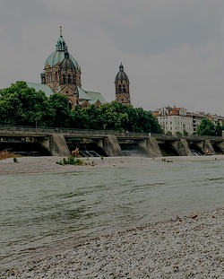 企业通讯工具的智云短信轰炸